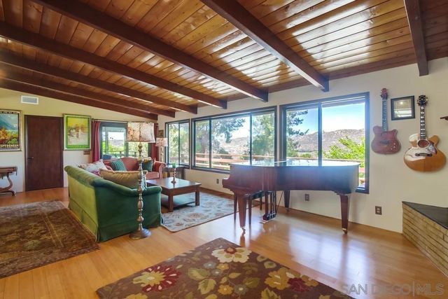 22327 Jans Oak Vw, Ramona, CA 92065