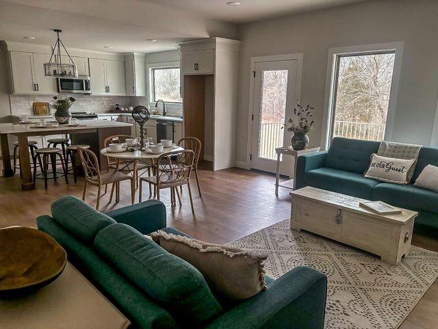 4000 S FELICITY LN, Columbia, MO 65203