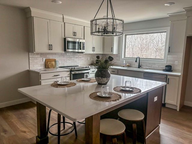 4000 S FELICITY LN, Columbia, MO 65203