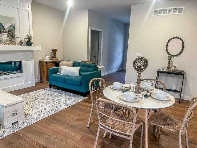 4000 S FELICITY LN, Columbia, MO 65203