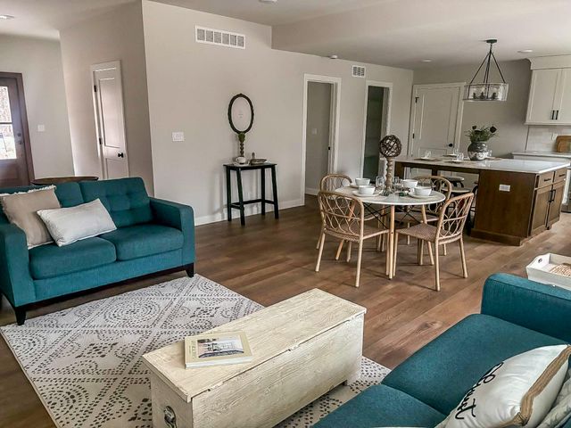 4000 S FELICITY LN, Columbia, MO 65203