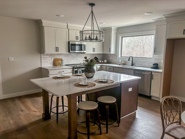 4000 S FELICITY LN, Columbia, MO 65203