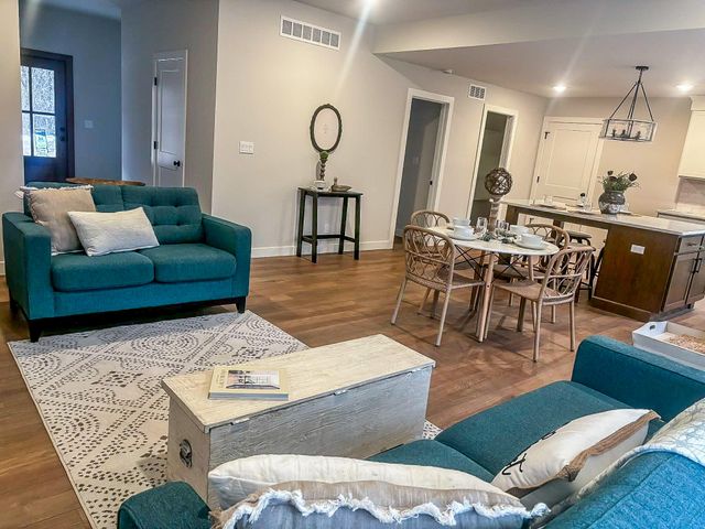 4000 S FELICITY LN, Columbia, MO 65203