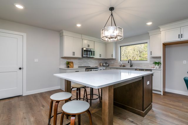 4000 S FELICITY LN, Columbia, MO 65203