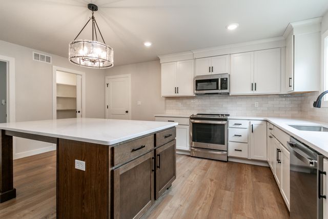 4000 S FELICITY LN, Columbia, MO 65203