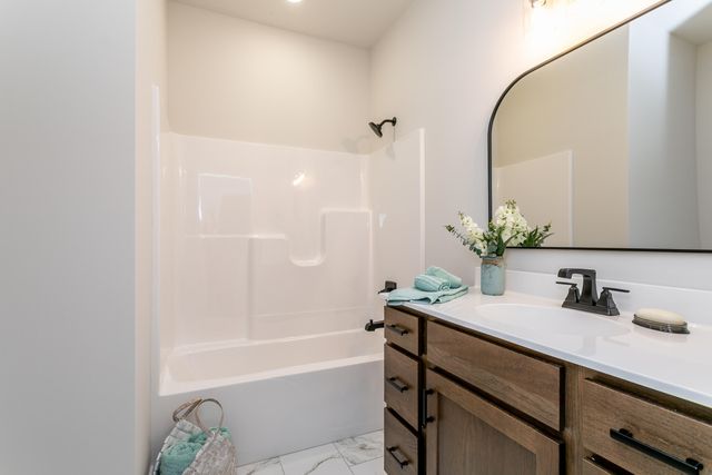 4000 S FELICITY LN, Columbia, MO 65203