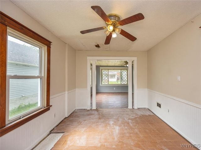 2215 South Avenue, Niagara Falls, NY 14305