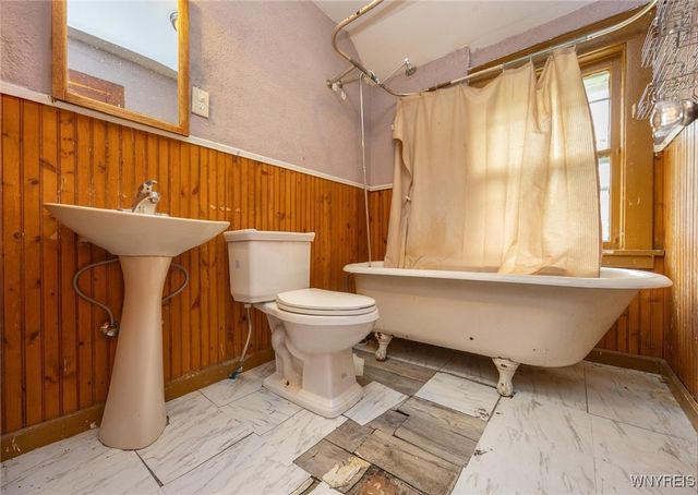 2215 South Avenue, Niagara Falls, NY 14305