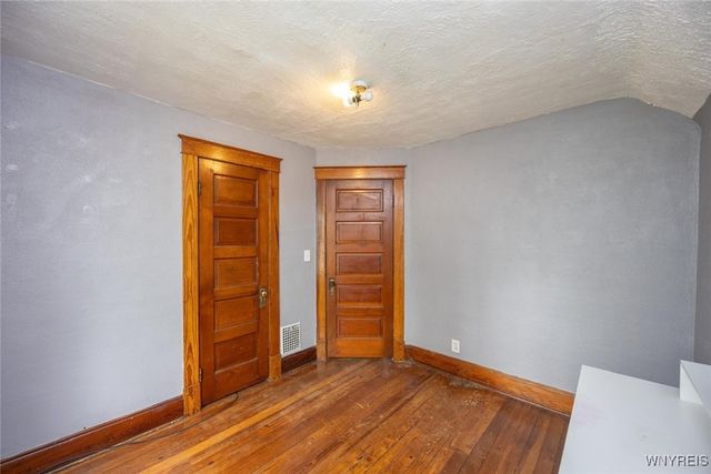 2215 South Avenue, Niagara Falls, NY 14305