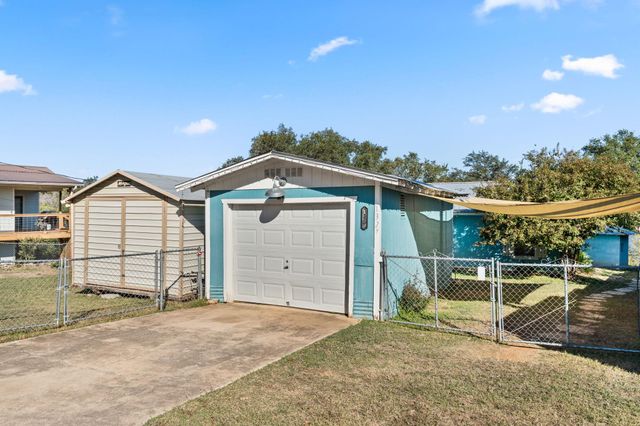 1327 Lake Shore DR, Spicewood, TX 78669