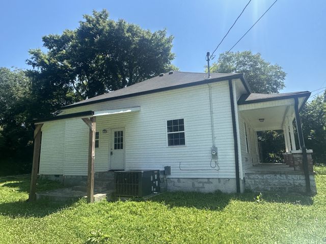 525 Oak St, Shelbyville, TN 37160