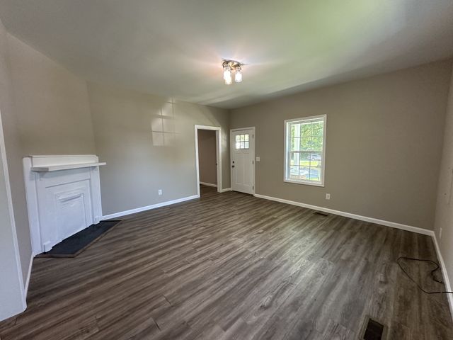 525 Oak St, Shelbyville, TN 37160