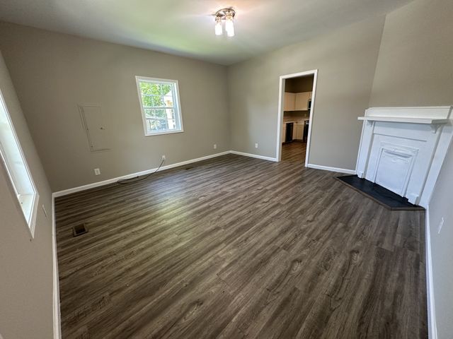 525 Oak St, Shelbyville, TN 37160