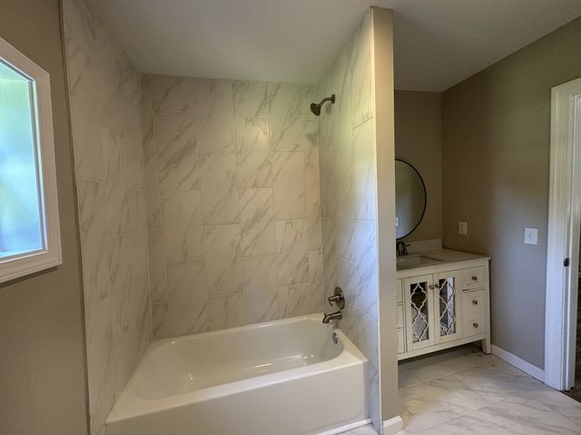 525 Oak St, Shelbyville, TN 37160