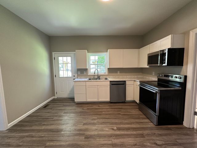 525 Oak St, Shelbyville, TN 37160
