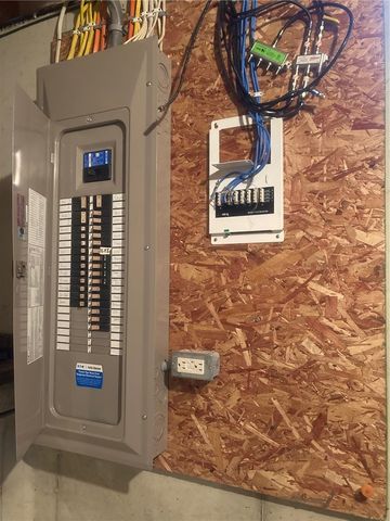 32 Intermediate Unit Drive, California, PA 15423