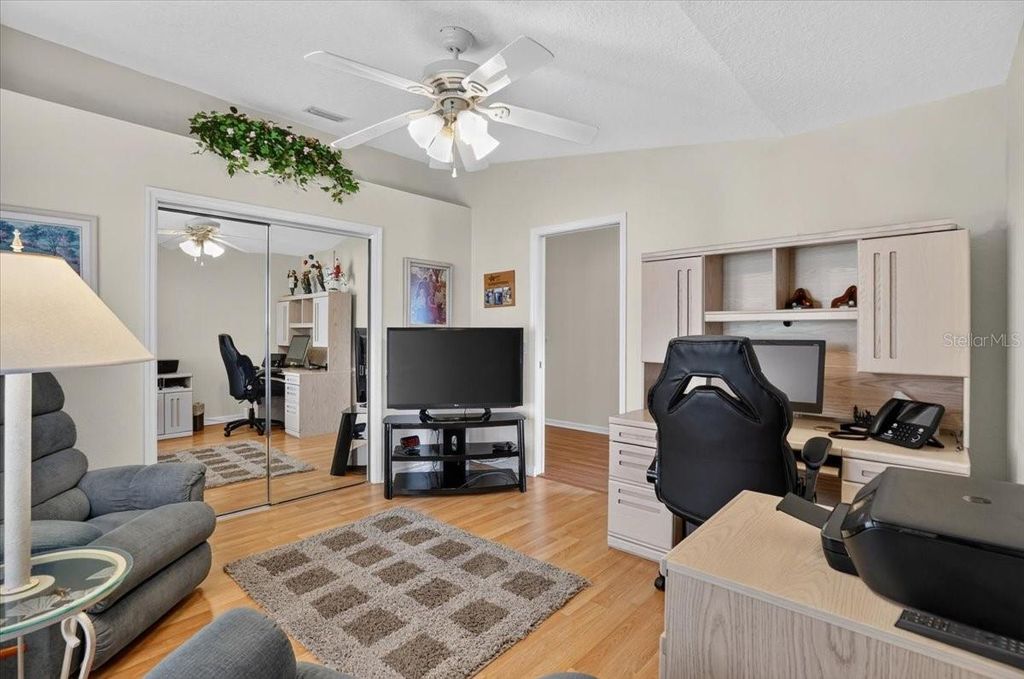 Image 15 of property listing at 7165 MELROSE PLACE, Bradenton, FL 34203