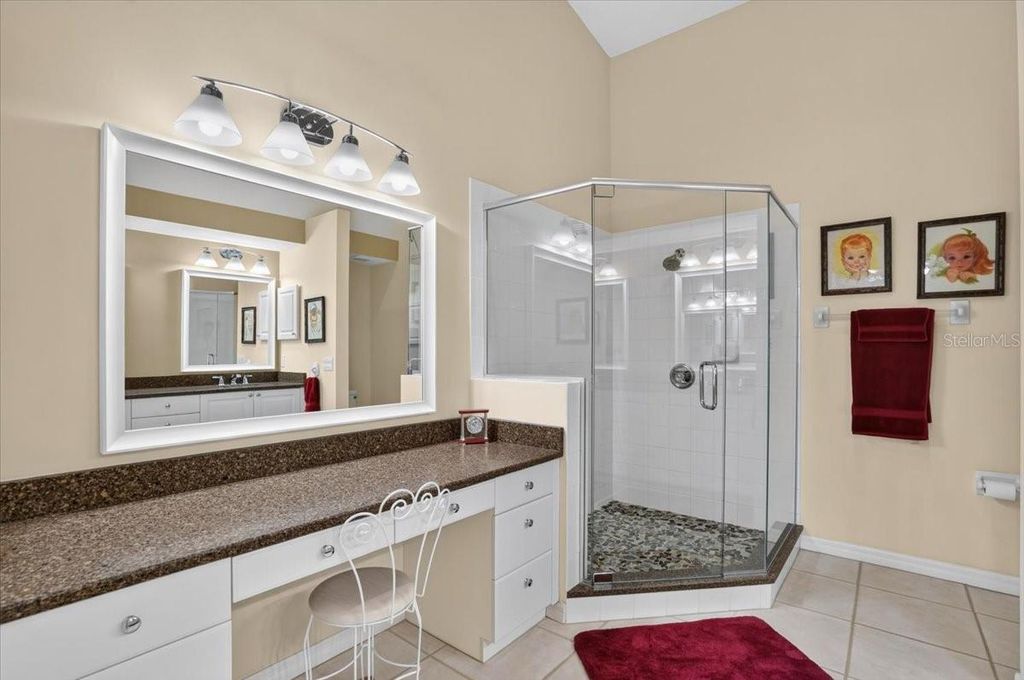 Image 31 of property listing at 7165 MELROSE PLACE, Bradenton, FL 34203