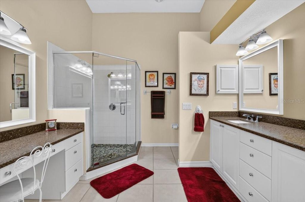 Image 32 of property listing at 7165 MELROSE PLACE, Bradenton, FL 34203