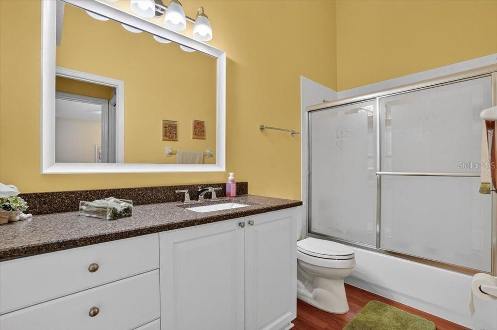 Image 36 of property listing at 7165 MELROSE PLACE, Bradenton, FL 34203
