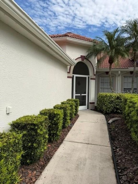 Image 6 of property listing at 7165 MELROSE PLACE, Bradenton, FL 34203