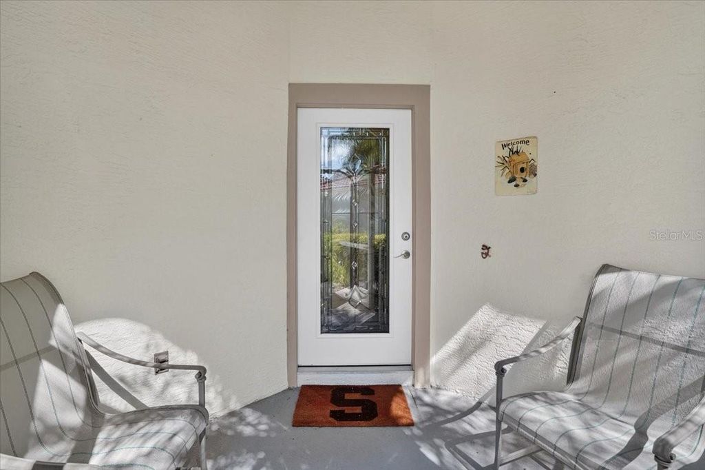 Image 7 of property listing at 7165 MELROSE PLACE, Bradenton, FL 34203