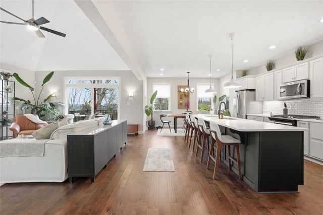 9330 Peebles Rd, Mccandless, PA 15101