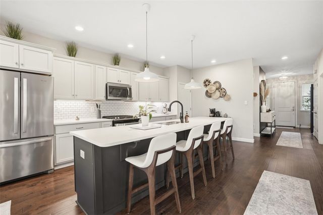 9330 Peebles Rd, Mccandless, PA 15101