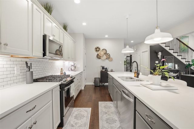 9330 Peebles Rd, Mccandless, PA 15101