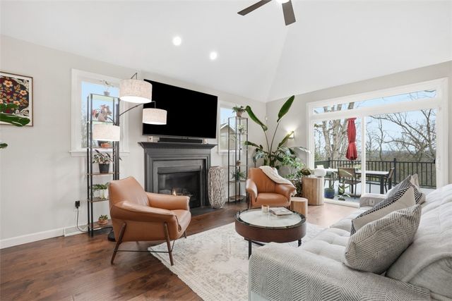 9330 Peebles Rd, Mccandless, PA 15101