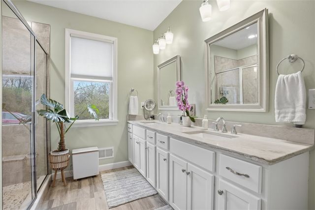 9330 Peebles Rd, Mccandless, PA 15101