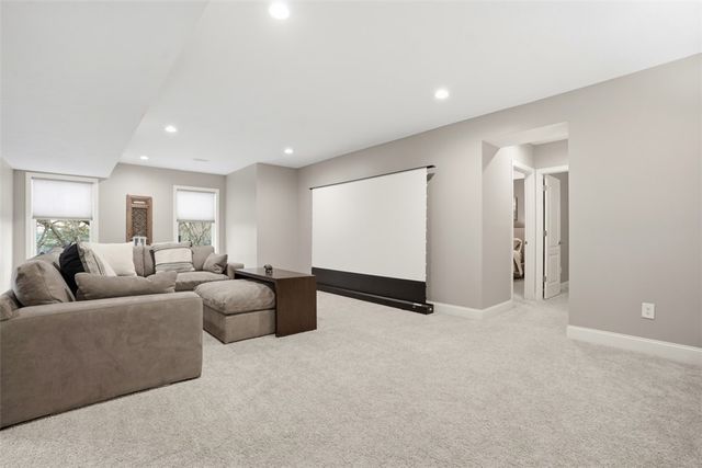 9330 Peebles Rd, Mccandless, PA 15101