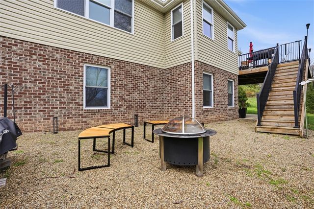 9330 Peebles Rd, Mccandless, PA 15101