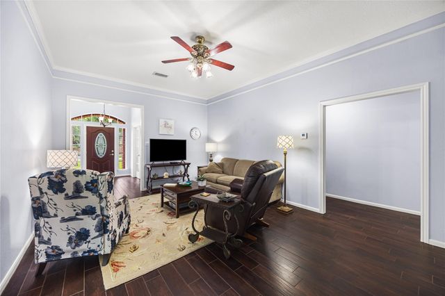 507 Stephen F Austin Drive, Conroe, TX 77302