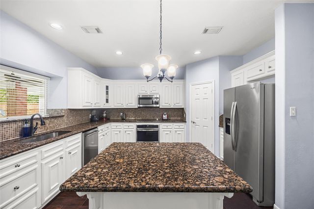 507 Stephen F Austin Drive, Conroe, TX 77302