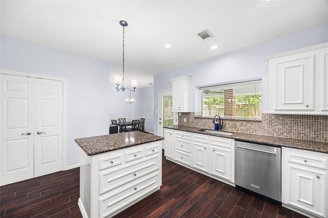 507 Stephen F Austin Drive, Conroe, TX 77302