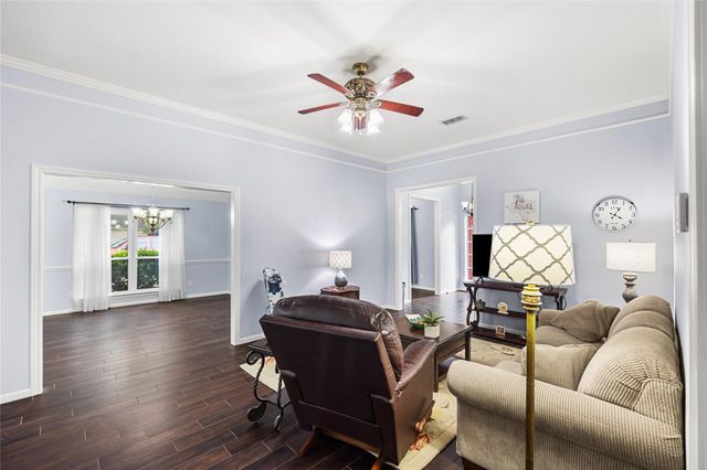 507 Stephen F Austin Drive, Conroe, TX 77302