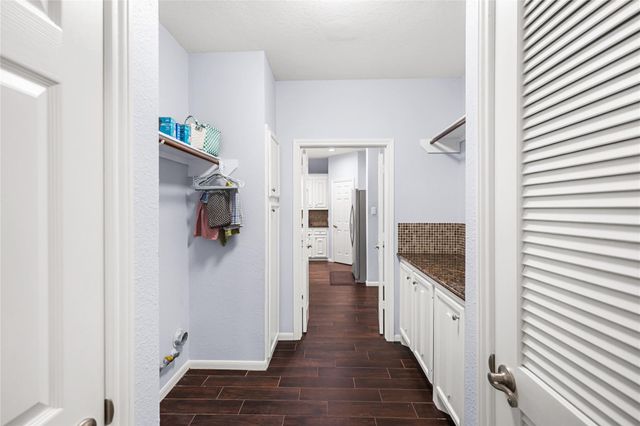 507 Stephen F Austin Drive, Conroe, TX 77302