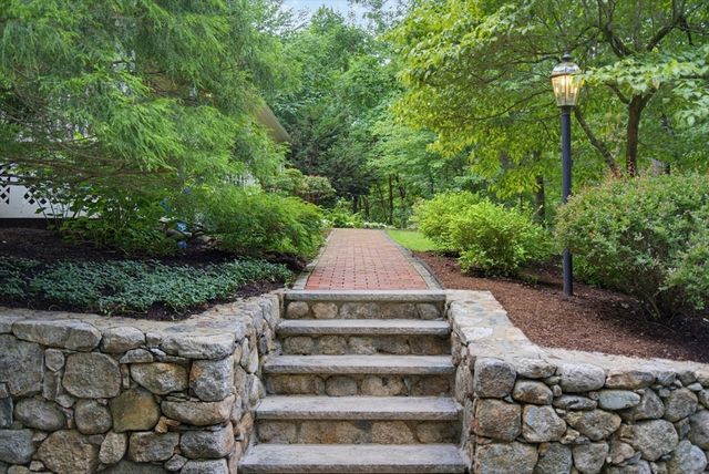 27 Great Pond Dr, Boxford, MA 01921