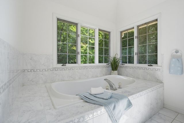 27 Great Pond Dr, Boxford, MA 01921