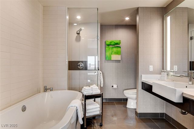 2600 West Harmon Avenue 9015, Las Vegas, NV 89158