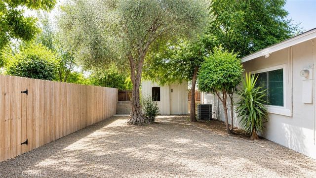 1260 N Grove Avenue, Upland, CA 91786