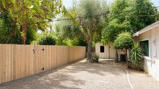 1260 N Grove Avenue, Upland, CA 91786