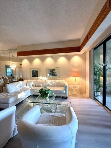 7472 La Paz Blvd 301, Boca Raton, FL 33433