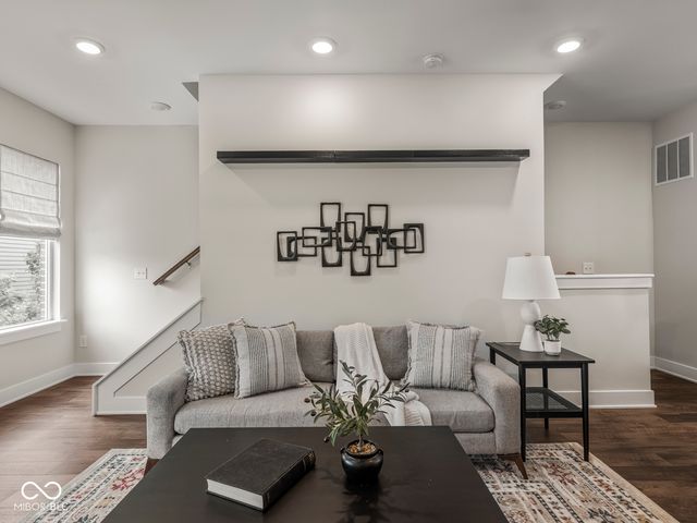 1533 Tannery Way, Indianapolis, IN 46202