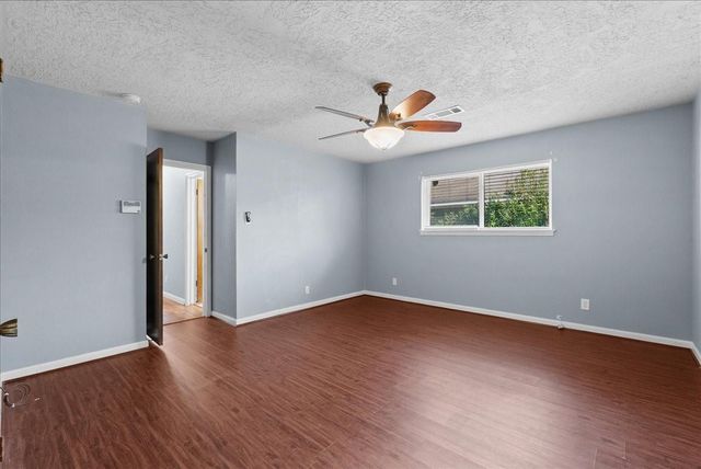 1526 Neptune Lane, Houston, TX 77062