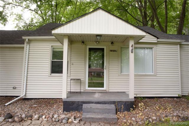 39751 Sylvia Street, Harrison Twp, MI 48045