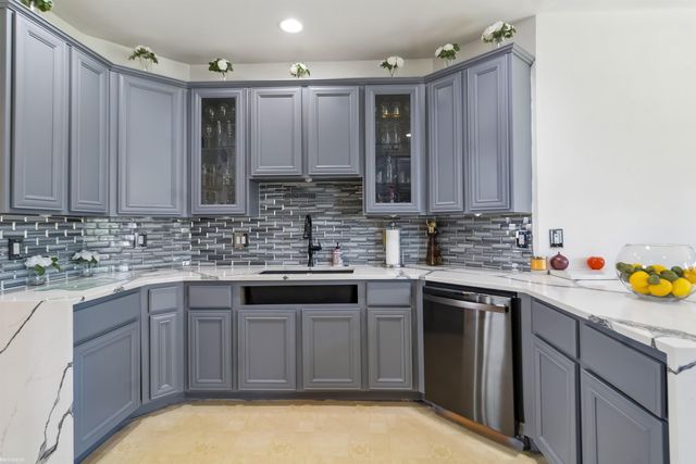 20351 Bannister Drive, Macomb Twp, MI 48044