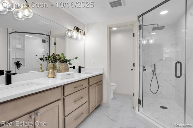 5275 Cheltenham Drive, Troy, MI 48098