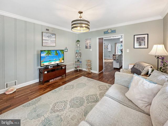 8414 BEDFORD RD, Pasadena, MD 21122